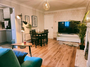 City Centre Apartment- Beautiful Old Town- with Parking